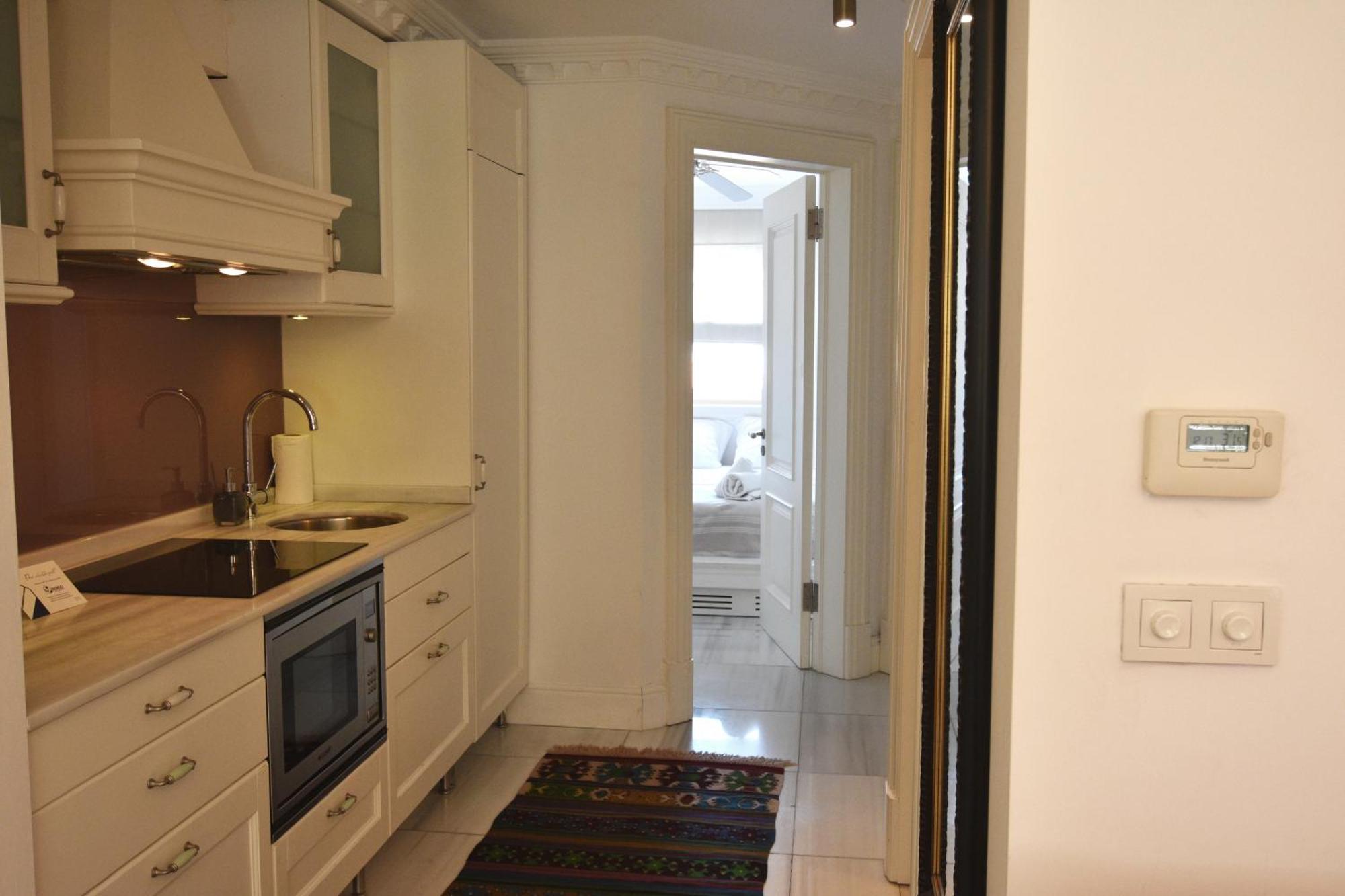 Daire Cozy 1-bdr In Cihangir Neighborhood *