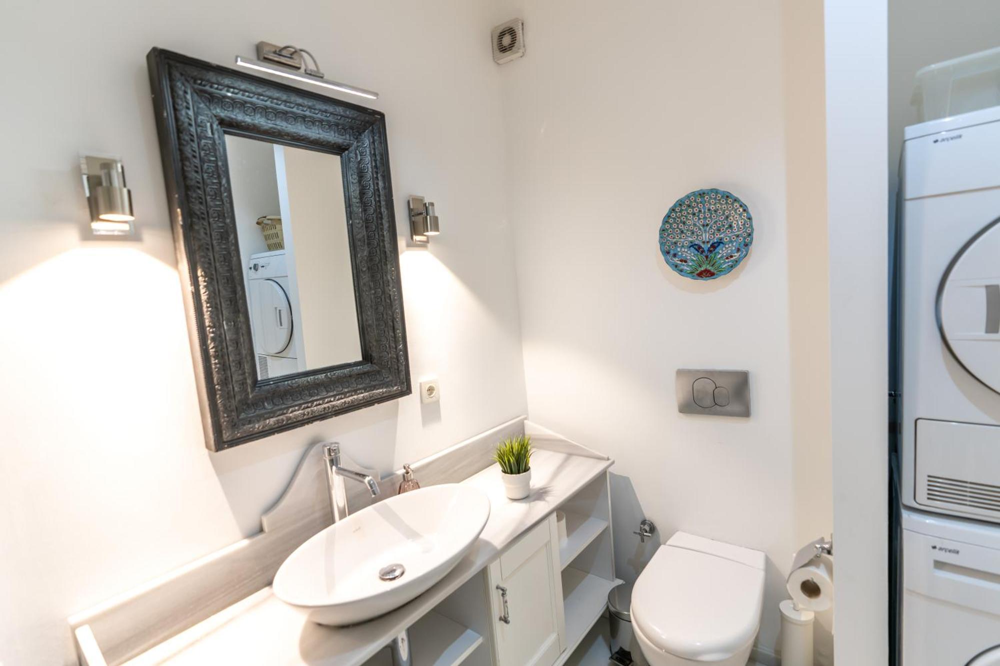 Daire Cozy 1-bdr In Cihangir Neighborhood *