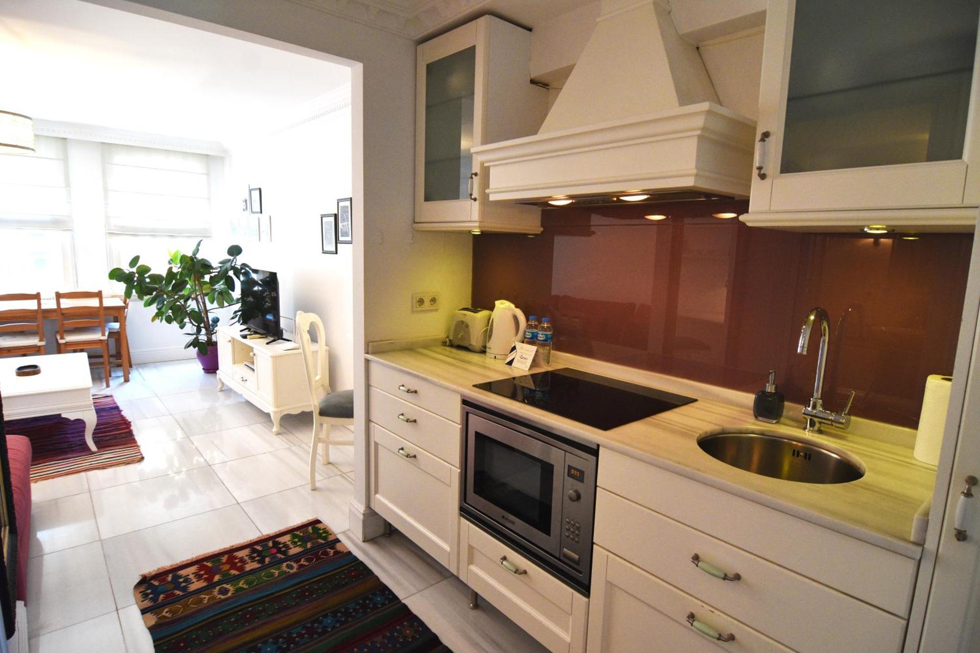 Daire Cozy 1-bdr In Cihangir Neighborhood
